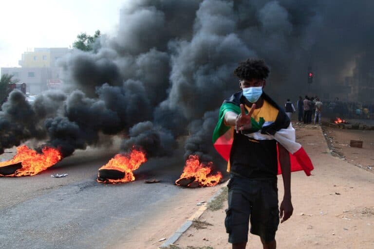 انقلاب عسكري نفذه الجيش في السودان واعتقال رئيس الوزراء عبدالله حمدوك ومعظم أعضاء حكومته watanserb.com