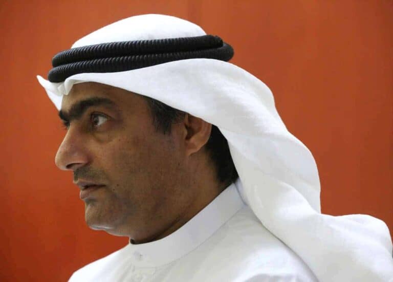 “معارض المليار” أحمد منصور يفتح قلبه ويتحدث عن دولة الاستبداد وحكامها الناشط الحقوقي الاماراتي أحمد منصور watanserb.com