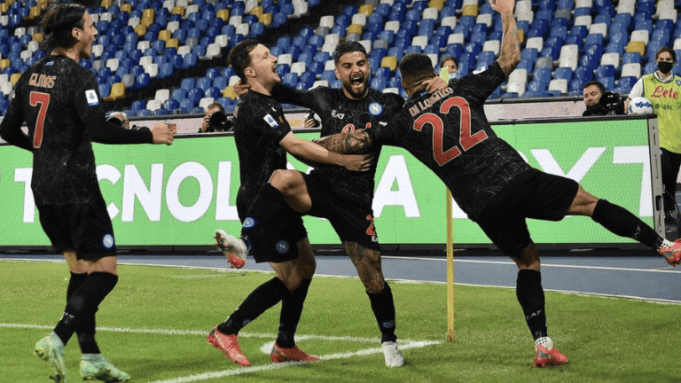 نابولي يتقاسم الصدارة مع الميلان في منافسات الدوري الإيطالي watanserb.com