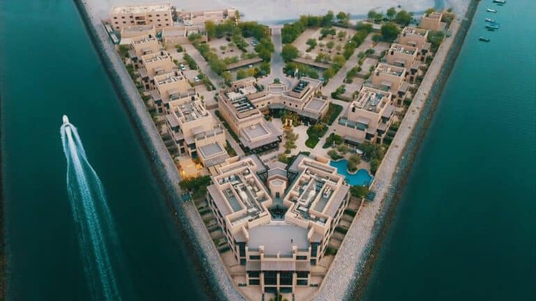 سلطنة عمان ضمن أفضل 10 وجهات موصى بها بحسب أشهر دليل للسفر دليل السفر الأشهر عالميا “لونلي بلانت” يضع سلطنة عمان ضمن أفضل 10 وجهات موصى بها للعام 2022 watanserb.com