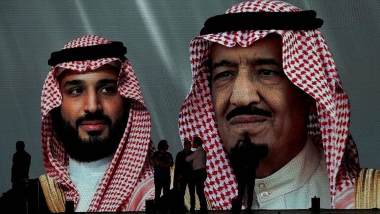 ملك السعودية سلمان بن عبدالعزيز ونجله محمد بن سلمان watanserb.com