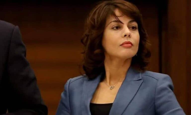 محكمة جزائرية تسدل الستار على فضيحة هدى فرعون بحكم قاس هدى فرعون watanserb.com