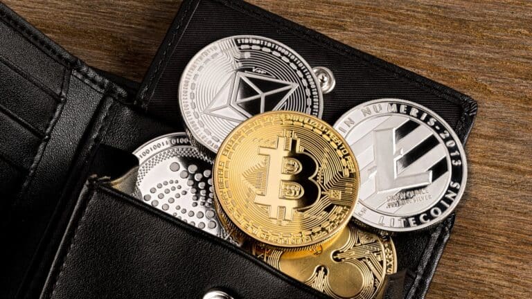 10 عملات رقمية اشتريها قبل عام 2022 لتحقيق الثراء watanserb.com