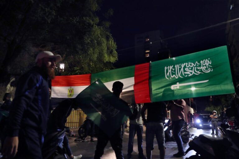 انقلاب دول الخليج على لبنان .. أهداف خفية للرياض وأبوظبي انقلاب دول الخليج على لبنان .. أهداف خفية للرياض وأبوظبي watanserb.com
