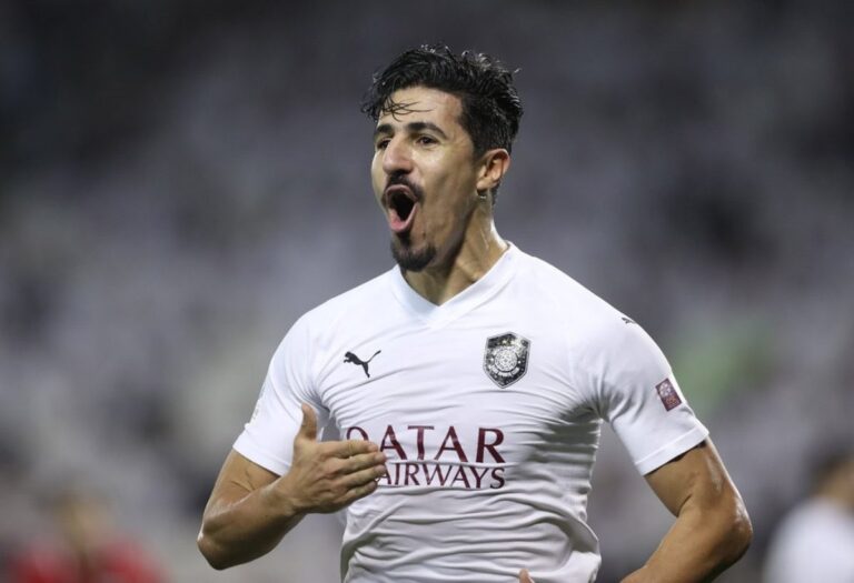 “شاهد” مشجع مصري يمازح نجم المنتخب الجزائري بغداد بونجاح بطلب طريف بغداد بونجاج والطلب الطريف من مشجع مصري watanserb.com