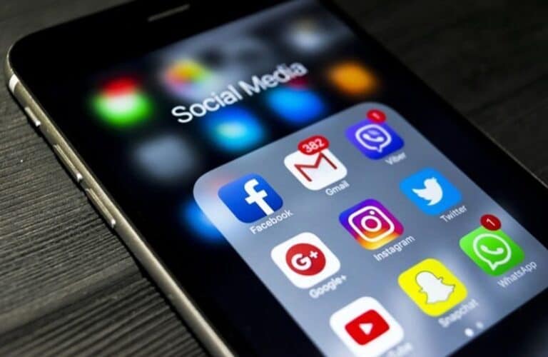 10 أشياء تحدث عند إختفاء وسائل التواصل الاجتماعي 10 أشياء تحدث عند إختفاء وسائل التواصل الاجتماعي watanserb.com