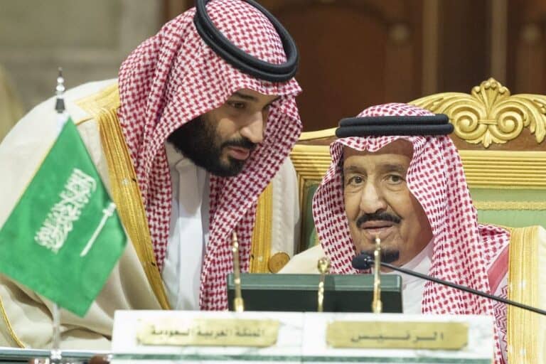 اول ظهور للملك سلمان بعد حديث الصحافة الأجنبية عن إصابته بمرض الخرف الوعائي (شاهد) الملك سلمان watanserb.com