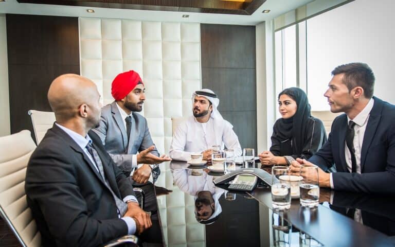 النظام الجديد للعمل في الإمارات تغيير كبير يتماشى مع الجداول الزمنية الغربية! النظام الجديد للعمل في الإمارات watanserb.com