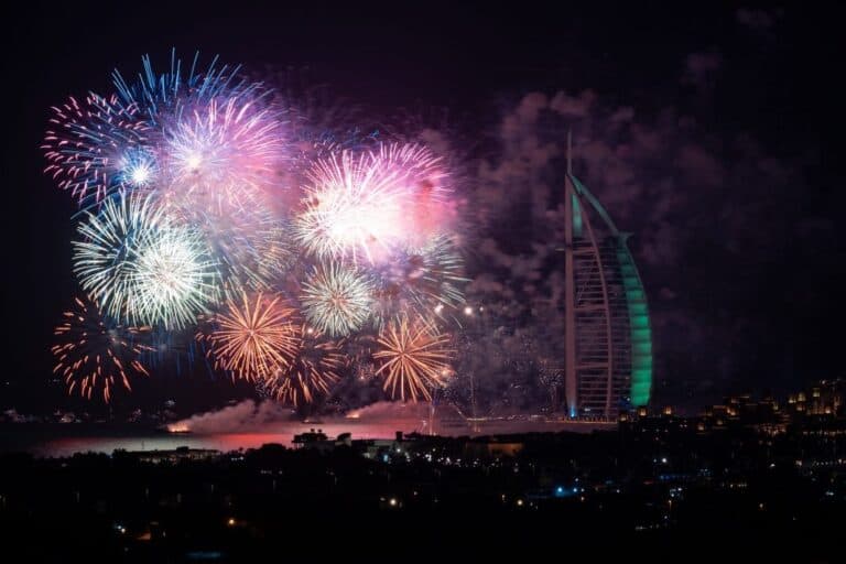 وثيقة مسربة تكشف عن خطوة من الإمارات في اتجاه توطيد العلاقات مع قطر الإمارات ستشارك قطر احتفالاتها باليوم الوطني watanserb.com
