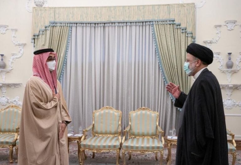 ما وراء زيارة طحنون بن زايد إلى إيران اليوم؟! طحنون بن زايد والرئيس الإيراني ابراهيم رئيسي watanserb.com