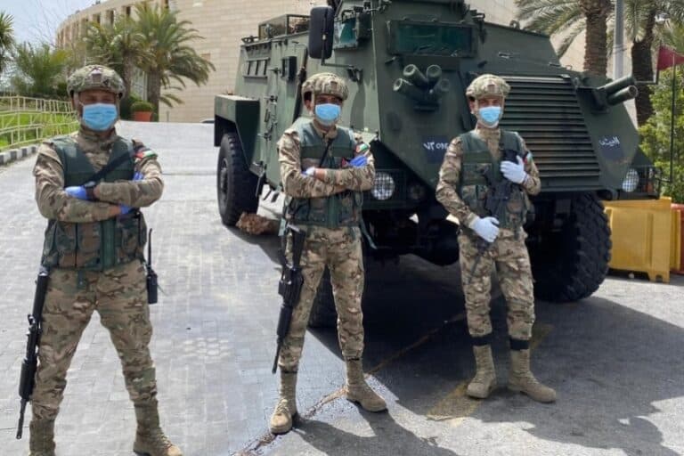 أردنيون يرفضون "أمر الدفاع 35 watanserb.com