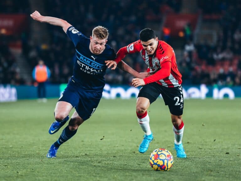 ترتيب الدوري الإنجليزي بعد تعثر صاحب الصدارة مانشستر سيتي مباراة مانشستر سيتي وساثهامبتون في الدوري الإنجليزي watanserb.com