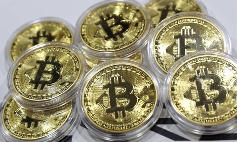 كيف نفسر البداية الغريبة لعملة البيتكوين لسنة 2022؟! عملة البيتكوين watanserb.com