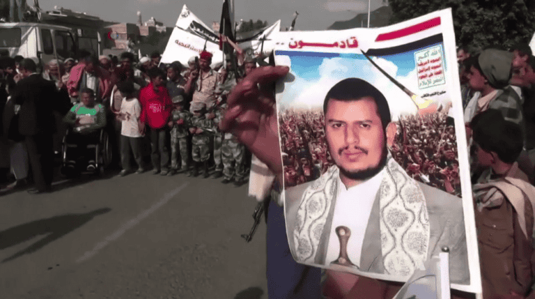 كاتبان أمريكيان يدعوان للضغط على سلطنة عمان لكي تعزل الحوثيين لا أن تحتضنهم watanserb.com