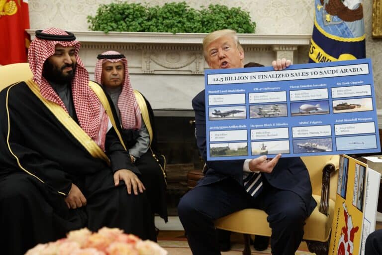 أكاديمي عُماني مُستهجناً: حال بعض قادة الخليج رُغم حلبهم: “متى عاد ترامب عُدنا”! محمد بن سلمان يأمل عودة ترامب watanserb.com