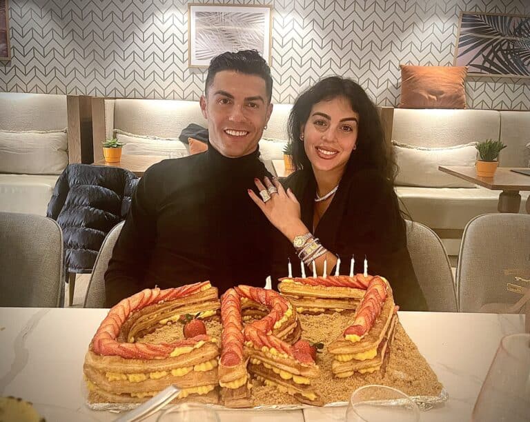 رونالدو وهدية صديقته جورجينا الخاصة بمناسبة عيد ميلاده ال37 watanserb.com