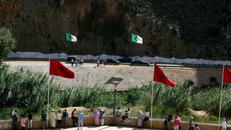 تصاعد التوتر على الحدود بين الجزائر والمغرب توتر بين الجزائر والمغرب watanserb.com