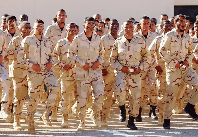 كانوا يقاتلون في صفوف قوات “حفتر”..الكشف عن بدء نقل المرتزقة السوريين من ليبيا إلى أوكرانيا مرتزقة سوريين في ليبيا watanserb.com