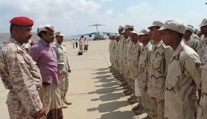 الإمارات تحكم قبضتها على سقطرى بتجنيد 2500 شاب سقطري بإشراف إسرائيلي تجنيد الإمارات شباب سقطرى watanserb.com