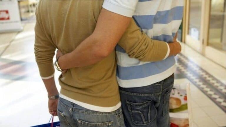 اختطاف واغتصاب وتعذيب وقتل متحولين جنسياً ومتحولات في العراق .. روايات صادمة! اختطاف واغتصاب وتعذيب وقتل متحولين جنسياً ومتحولات في العراق watanserb.com