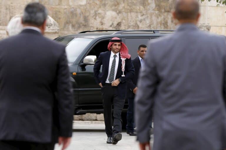 مؤامرة الفتنة الأردنية .. ماذا بعد اعتذار الأمير حمزة للملك؟! اعتذار الأمير حمزة للملك watanserb.com