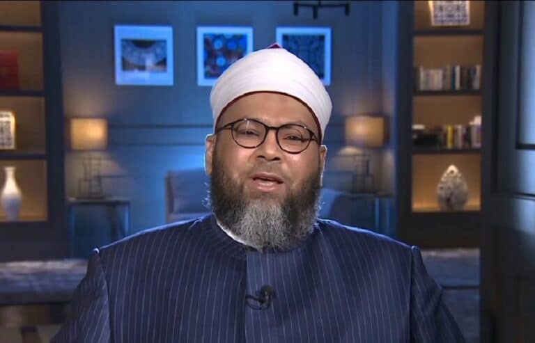 فتوى داعية مصري بشأن حكم مشاركة المسلمين في حرب روسيا وأوكرانيا تثير جدلا (فيديو) فتوى داعية مصري بشأن حكم مشاركة المسلمين في حرب روسيا وأوكرانيا تثير جدلا watanserb.com