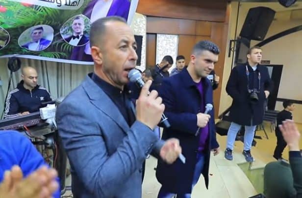 “شردهم عفلسطين ونتزوج أوكرانيات”.. أغنية فلسطينية داعمة لبوتين تثير الجدل (فيديو) المطرب الفلسطيني محمد العراني يغني أغنية فلسطينية داعمة لبوتين watanserb.com