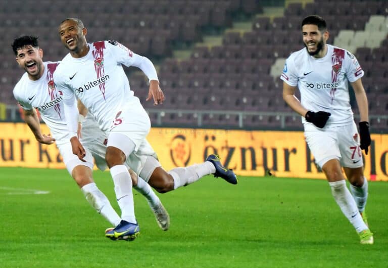 نجم عربي يتصدر قائمة ترتيب هدافي الدوري التركي نجم عربي يعتلي صدارة ترتيب هدافي الدوري التركي watanserb.com