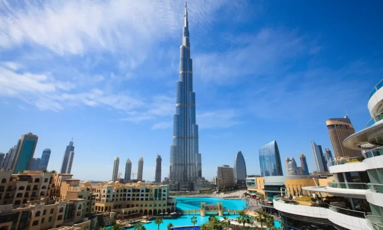 أموال ضخمة تتدفق إليها .. دبي تفتح أبوابها أمام “الأوليغارش” الروس دبي تفتح أبوابها أمام "الأوليغارش" الروس watanserb.com