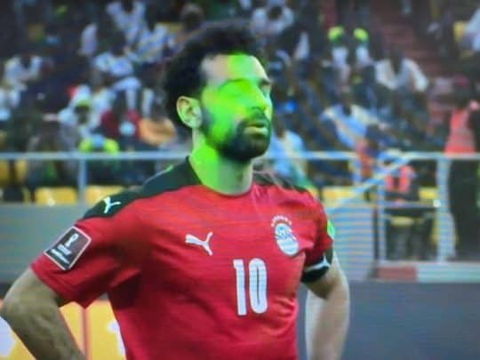 محمد صلاح وفقدان بصره أثناء تنفيذ ركلة الجزاء داخل شباك السنغال watanserb.com