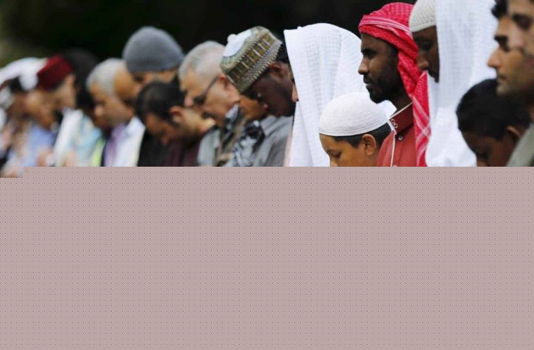 سحب كتاب عنصري بريطانيا watanserb.com