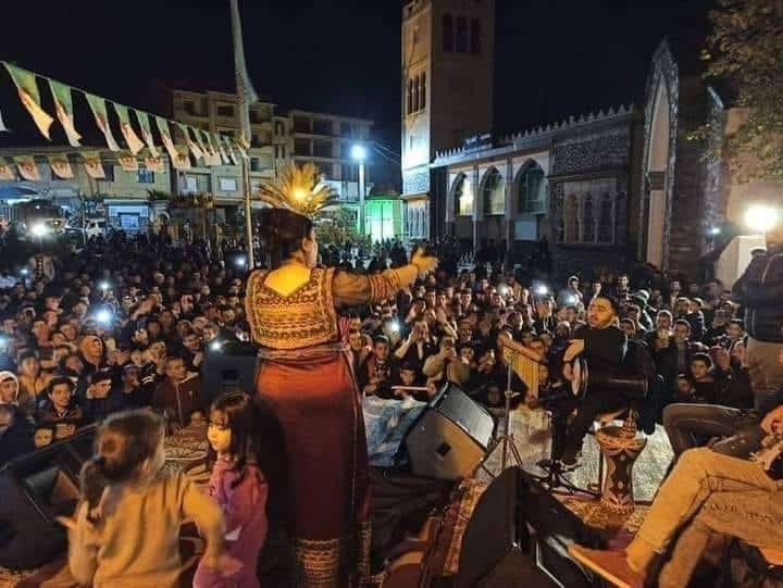 حفل صاخب في الجزائر بجانب مسجد يثير عاصفة غضب .. شاهد فيديو الواقعة حفل غنائي بجوار مسجد في الجزائر