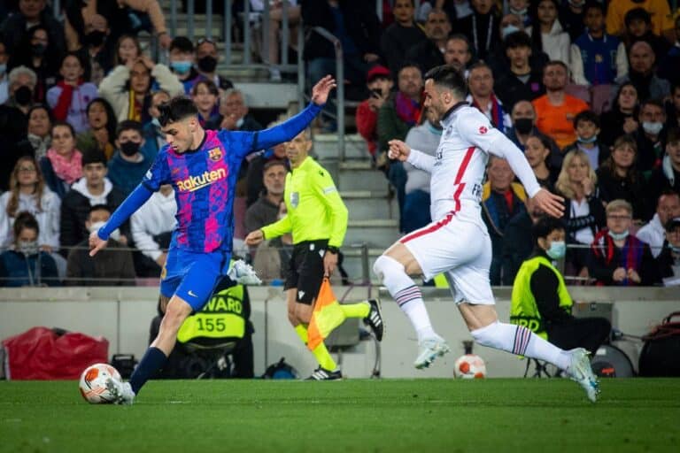 فرانكفورت يقصي برشلونة أمام جماهيره من بطولة الدوري الأوروبي (فيديو) فرانكفورت يهزم برشلونة في عقر داره ويقصيه من الدوري الأوروبي watanserb.com