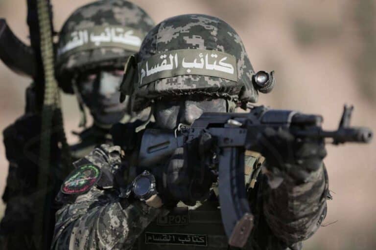 حماس لـ”وطن”: غزة ومقاومتها حاضرة في قلب المعركة ولن نسمح بالاستفراد بأي ساحة فلسطينية حماس لـ"وطن": غزة ومقاومتها حضارة في قلب المعركة watanserb.com