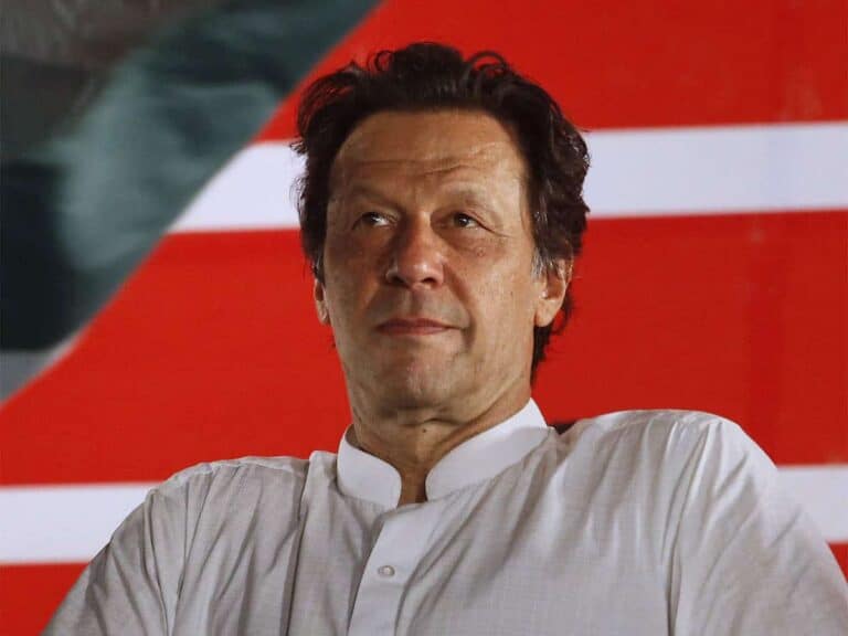 لماذا يريد أعداء عمران خان رحيله؟! watanserb.com