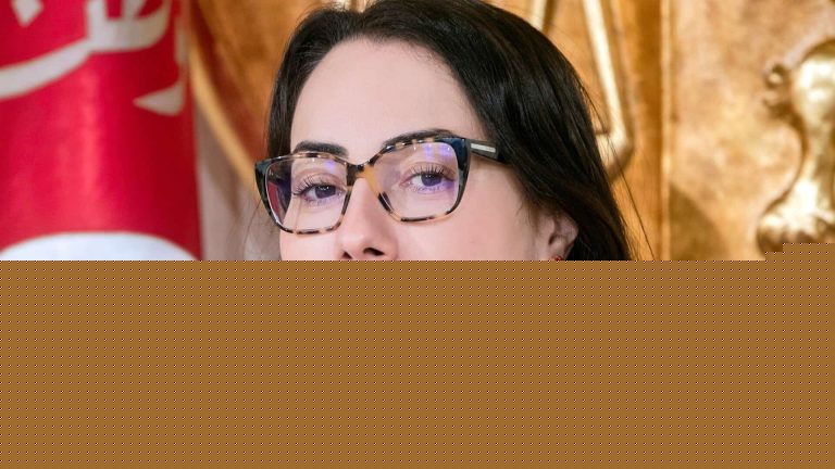 نادية عكاشة watanserb.com