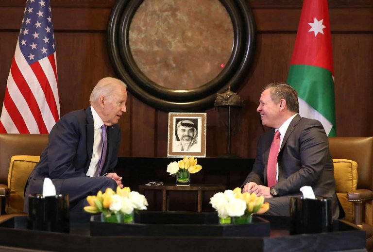 هل دفع ملك الأردن 10 ملايين دولار لشركة علاقات عامة لتأمين لقائه مع بايدن؟ ملك الأردن watanserb.com