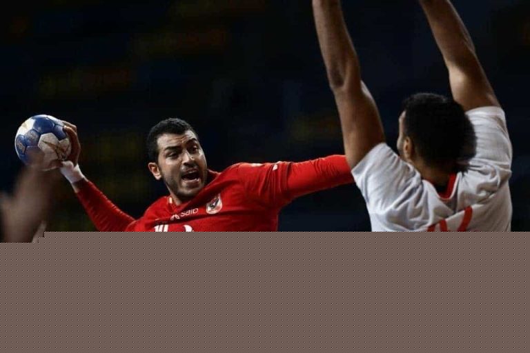 الأهلي يتوج بلقب السوبر الأفريقي لكرة اليد بعد فوزه على غريمه الزمالك الأهلي المصري لكرة اليد يحصد لقب السوبر الأفريقي بعد فوزه على الزمالك watanserb.com