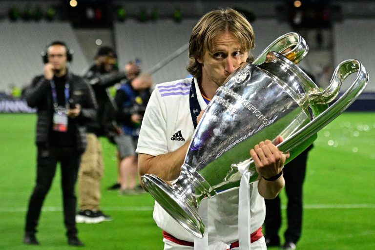 ريال مدريد يكافئ مودريتش بتجديد عقده ومارسيلو سيرحل ريال مدريد سيعلن عن تجديد عقد مودريتش وسيسمح لمارسيلو بالرحيل watanserb.com