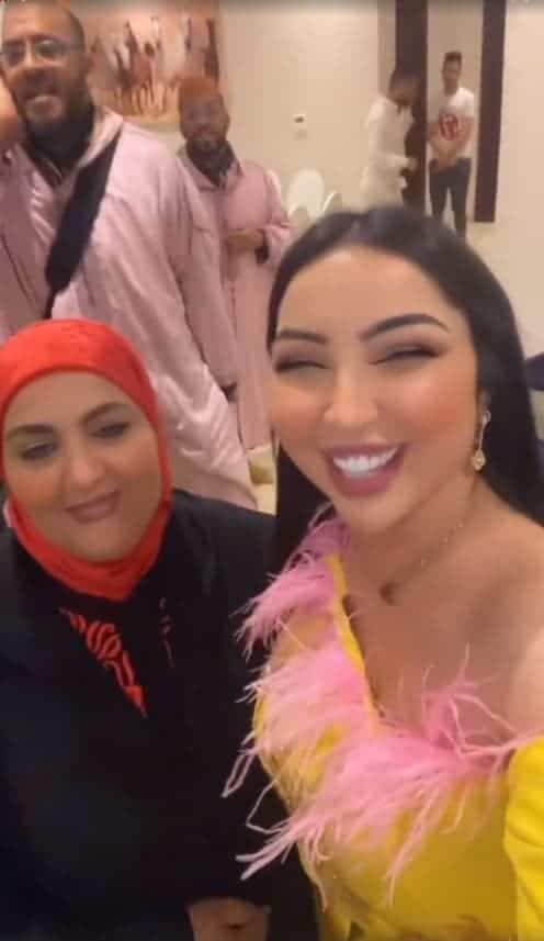 دنيا بطمة ووالدتها