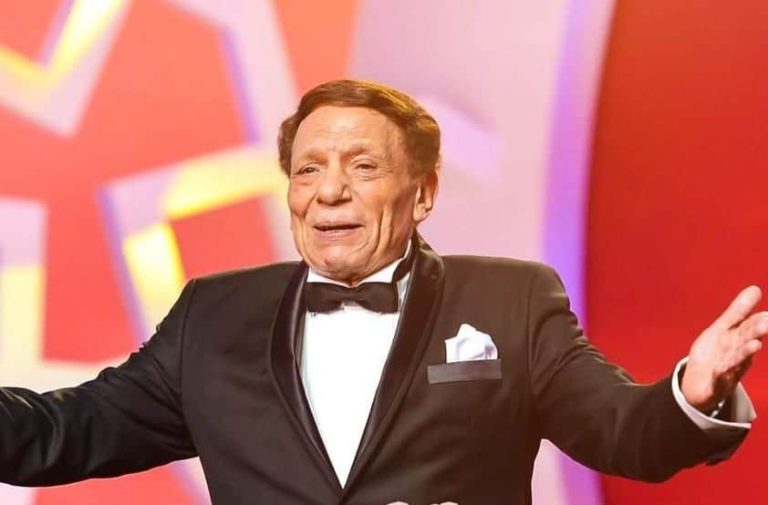 صورة عادل إمام من عيد ميلاده الـ82 تفاجئ جمهوره.. كيف أصبح شكله؟ (شاهد) عادل إمام والزهايمر.. هكذا كانت ردة فعله على إصابته بـ"المرض"! watanserb.com
