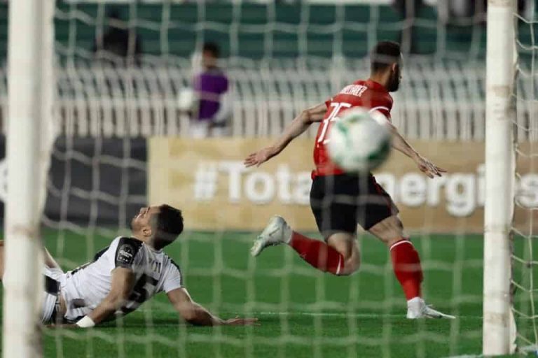 قمة عربية مرتقبة بعد تأهل الأهلي المصري إلى نهائي دوري أبطال أفريقيا (فيديو) الأهلي المصري والتأهل إلى نهائي دوري أبطال أفريقيا على حساب وفاق سطيف watanserb.com