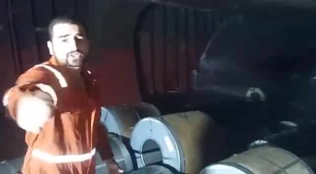 إنقاذ طاقم سفينة على متنها 15 بحاراً سورياً على السواحل الهندية إنقاذ طاقم سفينة سورية watanserb.com