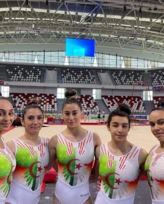 لباس لاعبات فريق الجزائر للجمباز watanserb.com