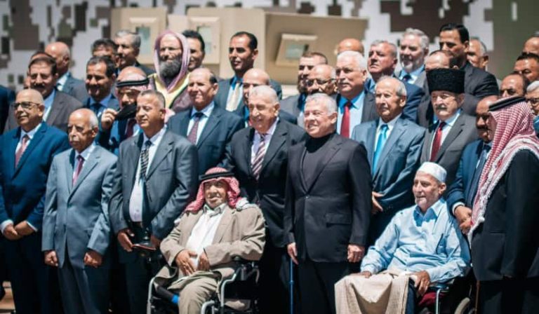 الملك عبدالله الثاني استقبال المتقاعدين watanserb.com