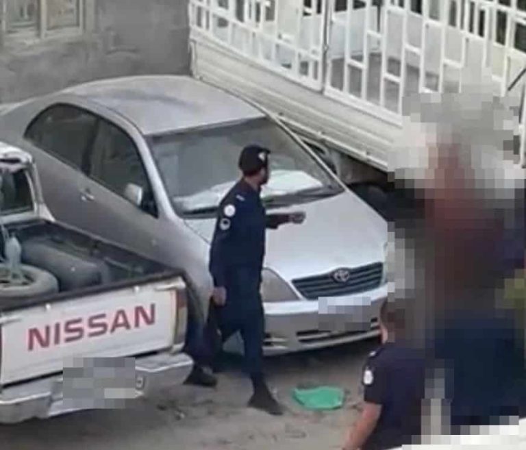 في الكويت.. سيدة تخلع ملابسها تماماً في طريق عام أمام الشرطة لسبب صادم! الكويت.. سيدة تخلع ملابسها تماماً في الطريق العام لسبب صادم! watanserb.com