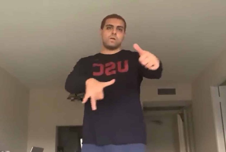 رامي هاني فهيم نجل وزيرة الهجرة المصرية نبيلة مكرم watanserb.com