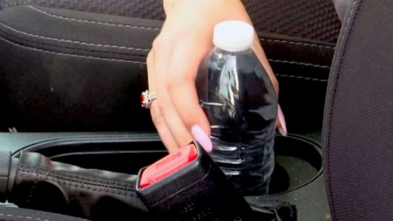 ماذا يحدث للجسم عند شرب مياه من زجاجة متروكة تحت الشمس؟! شرب المياه المعبأة المتروكة تحت الشمس watanserb.com