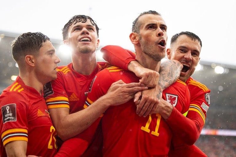 غاريث بيل يقود منتخب ويلز إلى كأس العالم 2022 على حساب أوكرانيا غاريث بيل يقود منتخب ويلز إلى مونديال كأس العالم 2022 watanserb.com