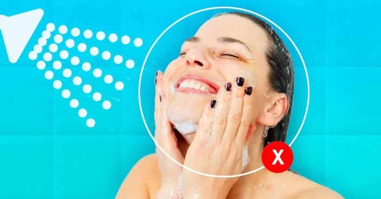 غسل الوجه في أثناء الاستحمام يسبب له المضار watanserb.com